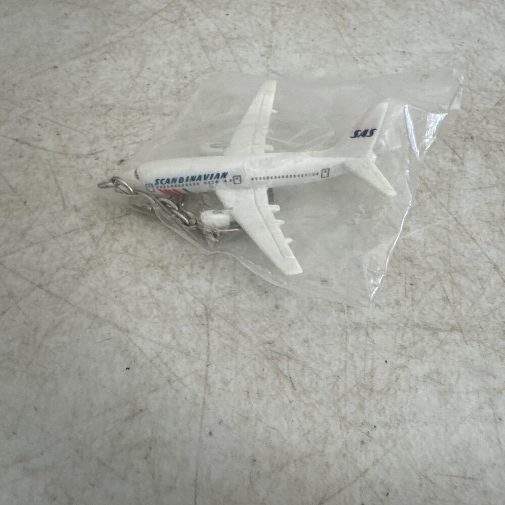 VINTAGE SAS Scandinavian Airlines 1946-1996 Key Ring Keychain NOS
